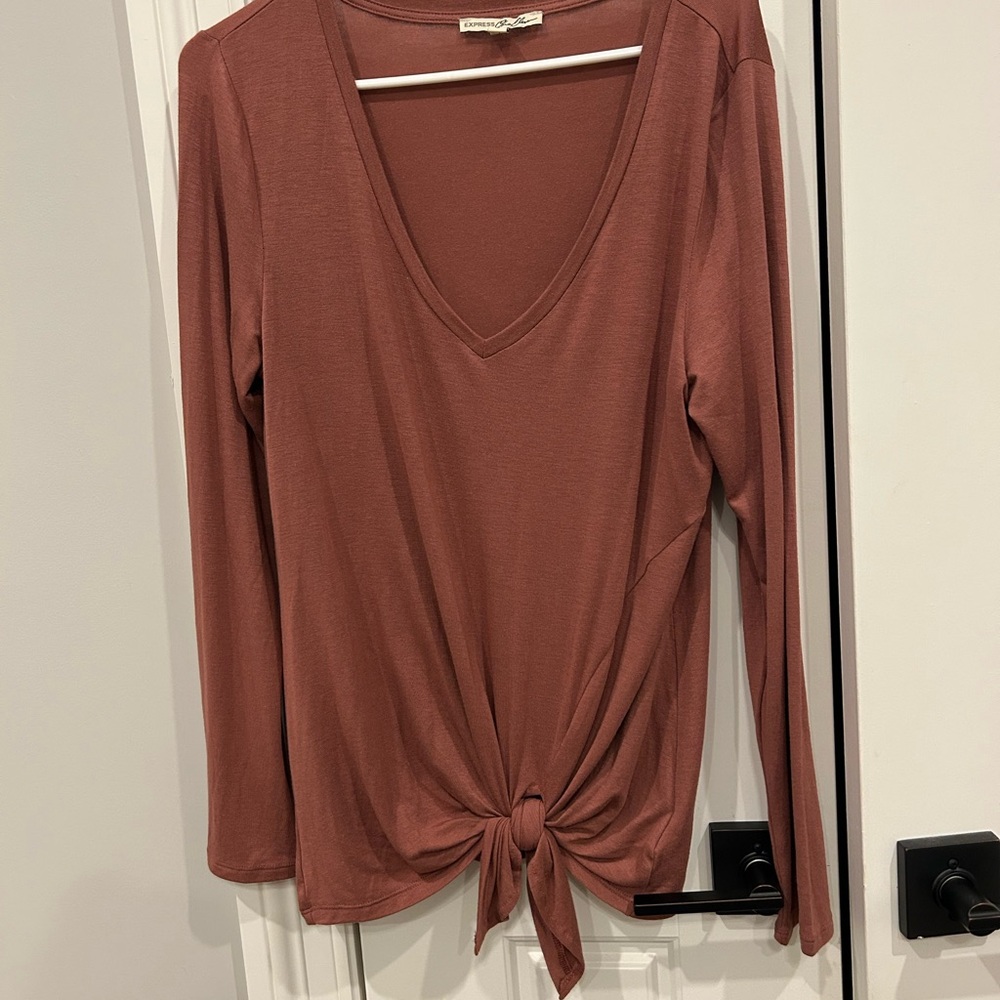 Express one eleven Women's Rust V-Neck Tie-Front Top size medium